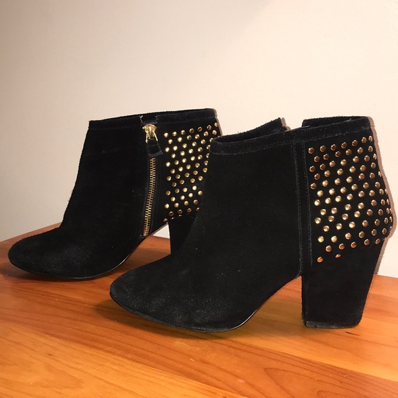 Steve Madden Shoes - Steve Madden black velvet ankle booties/gold